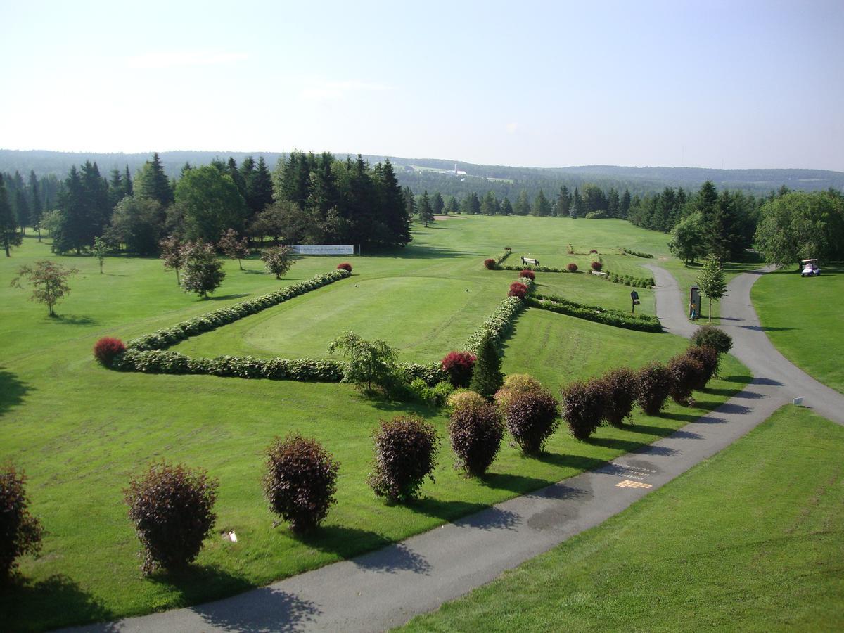 ホテル La Cache Du Golf Beauceville エクステリア 写真