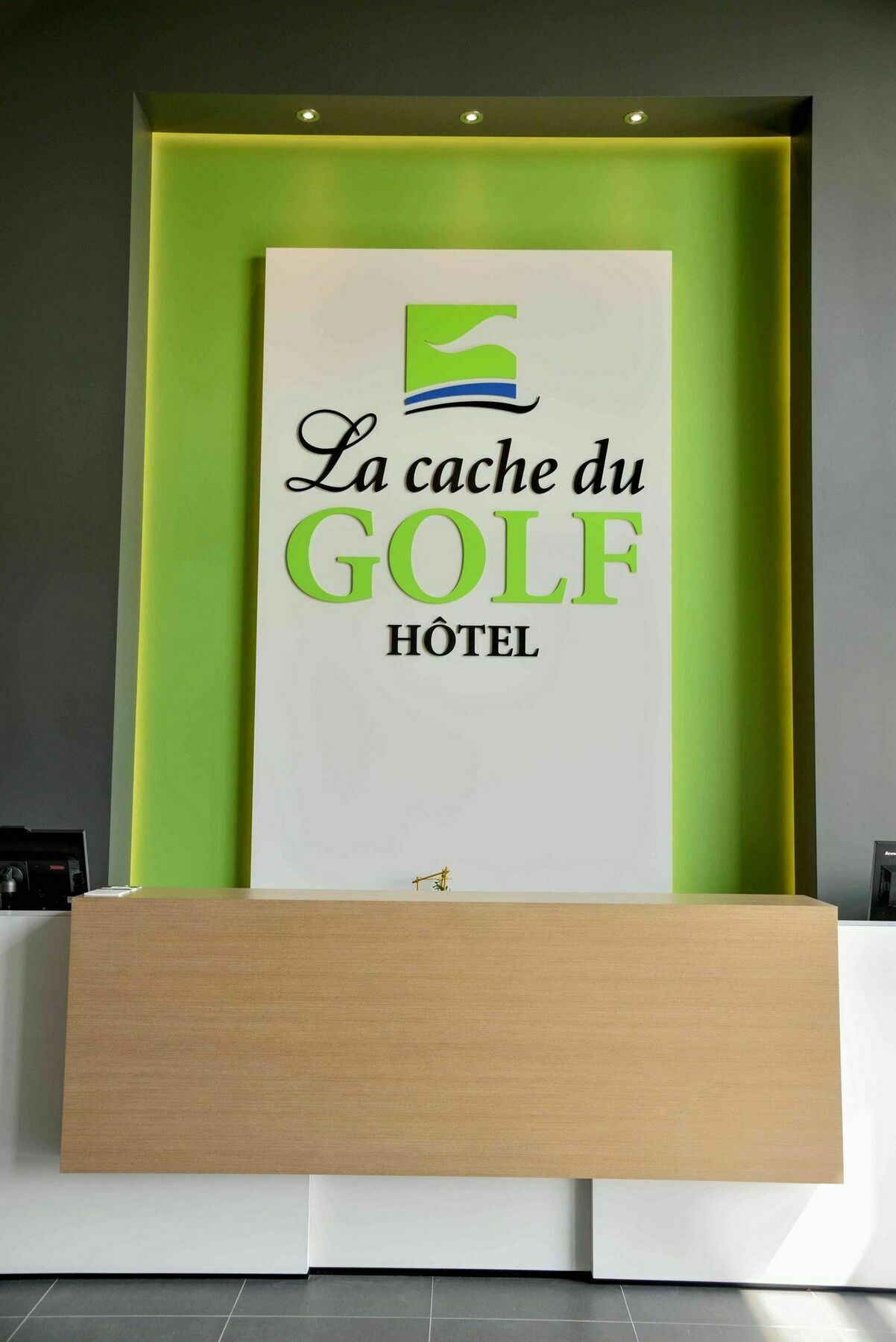 ホテル La Cache Du Golf Beauceville エクステリア 写真